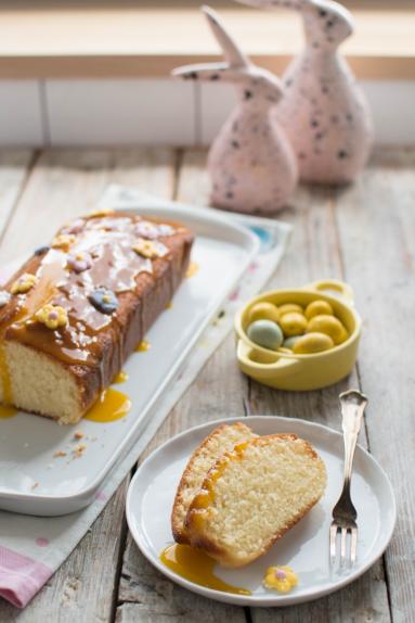 Babka cytrynowa z glazurą mango