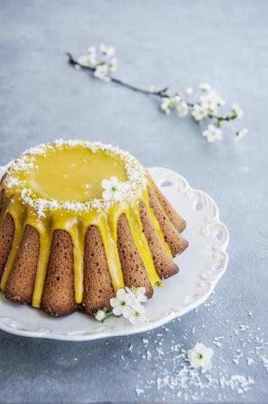 Babka miodowo-kokosowa ze skórką cytryny