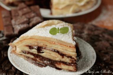 Bananowy tort naleśnikowy z toffi i czekoladą