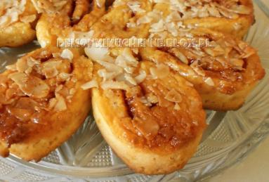 Bezglutenowe cynamonowe drożdżówki "sticky buns" 