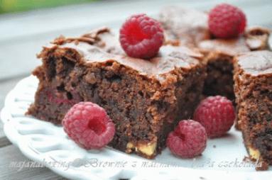 Brownies z malinami i białą czekoladą