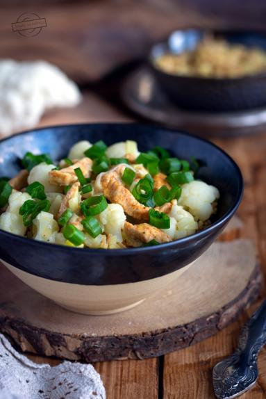 Bulgur z kurczakiem, porem i kalafiorem