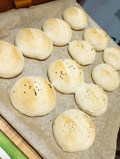 Bułki pszenne z mąką ziemniaczaną