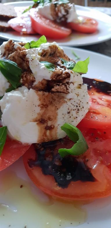 Burrata - z czym to się je