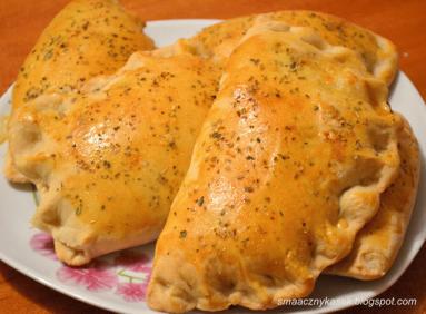 Calzone z prawdziwkami i indykiem