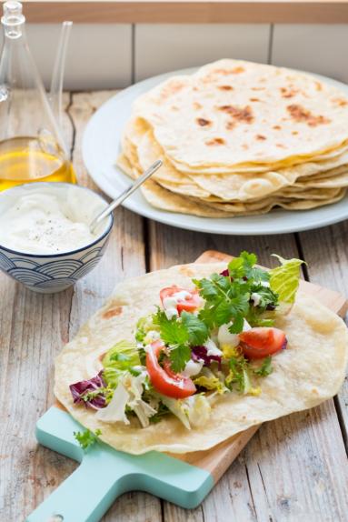 Chlebek arabski  (pita, flat bread)