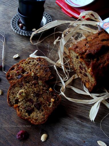 Chlebek bananowy z czekoladą i bakaliami