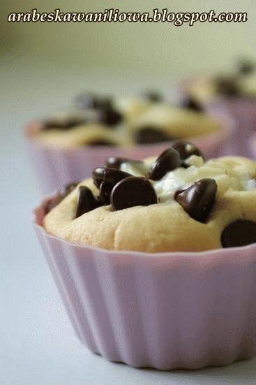 CHOCOLATE CHIPS CREAM CHEESE MUFFINS