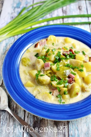 Chowder z ziemniakami i brukselką