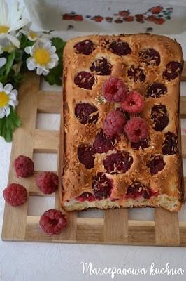 Ciasto drożdżowe z malinami i kokosem (bezglutenowe, wegańskie)