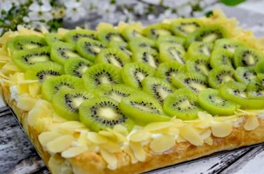 Ciasto francuskie z kiwi i mascarpone 