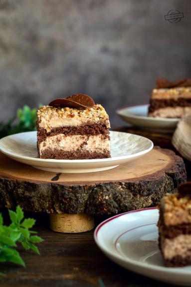 Ciasto z masą i czekoladowym ganache