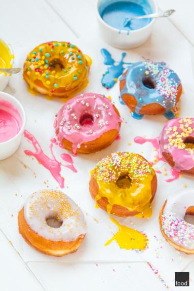 CMYK donuts - amerykańskie pączki jak malowane