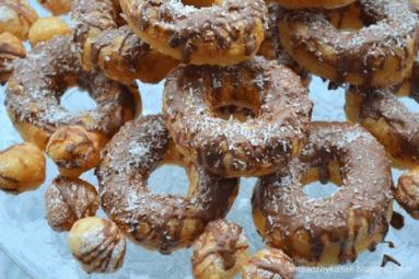 Cronut (croissant - doughnut)