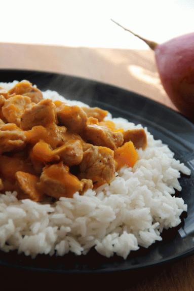 Curry z kurczaka i mango w mleczku kokosowym