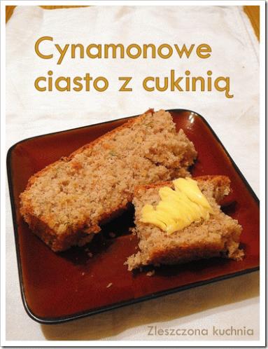 Cynamonowe ciasto z cukinią