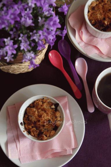 Czekoladowe crumble z jabłkami