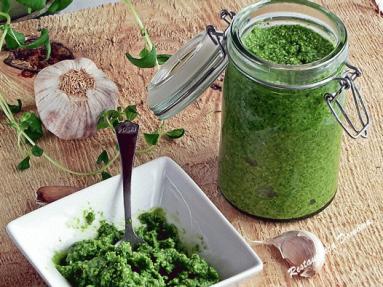 Domowe pesto z rukoli i parmezanu