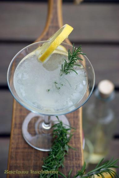 Drink Rosemary Gin Gimlet