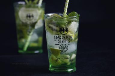 Drink z bacardi i cydrem