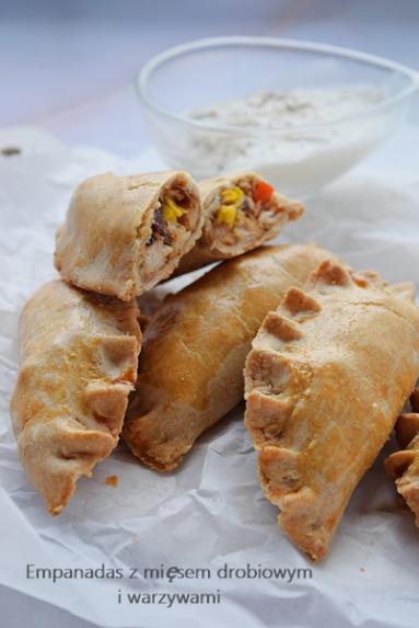 Empanadas - pieczone pierożki z farszem