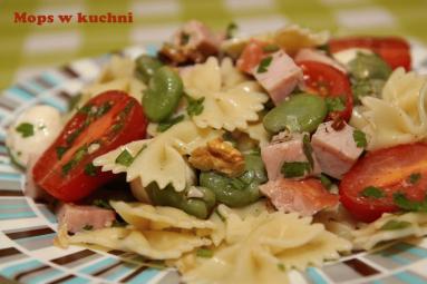 Farfalle con fave e prosciutto