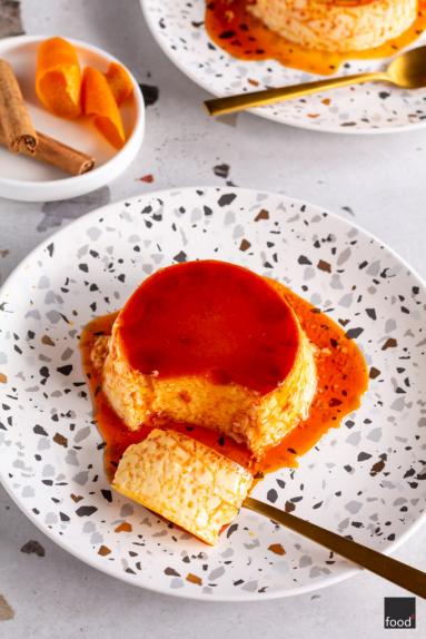 Flan de huevo – jajeczny budyń z karmelem