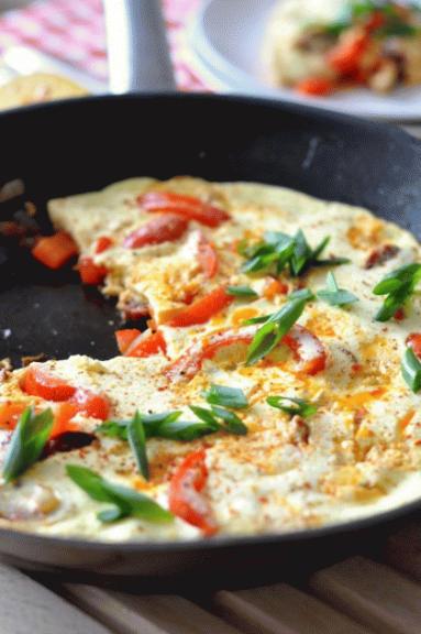 Frittata z chorizo i czerwoną papryką