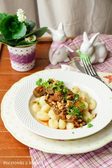 Gnocchi z pikantną potrawką z bakłażanów 