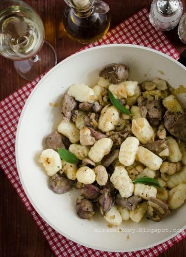 Gnocchi z wątróbką i borowikami