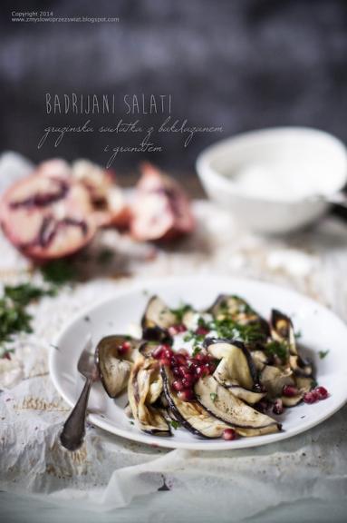 Gruzińska sałatka z bakłażanem i granatem - Badrijani salati (Georgian salad with eggplant and pomegranate).