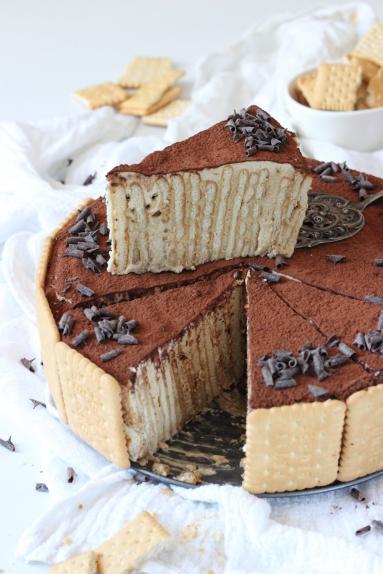 Herbatnikowe oszukane tiramisu – ciasto bez pieczenia w 5 minut!