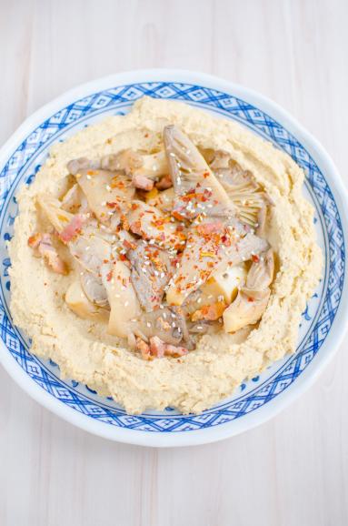 Hummus z boczniakami