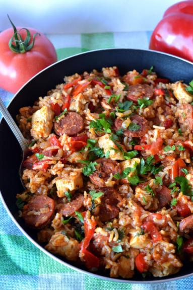 Jambalaya z kurczakiem i  chorizo