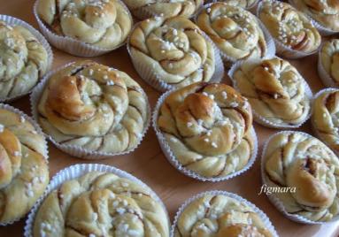 Kanelbullar czyli szwedzkie  bułeczki cynamonowe