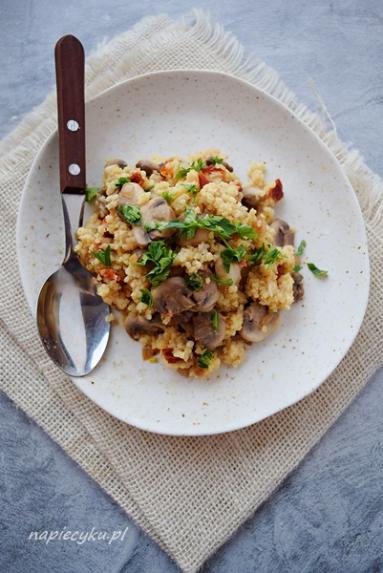 Kaszotto z pieczarkami i suszonymi pomidorami