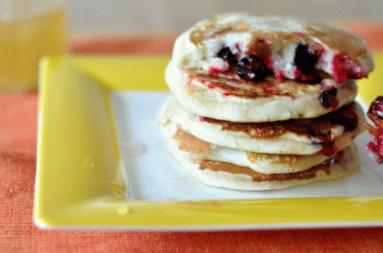 Klasyczne pancakes z borówkami