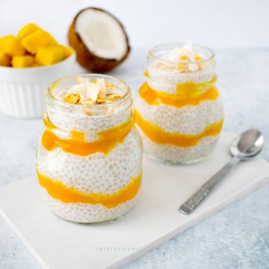 Kokosowy pudding chia z mango