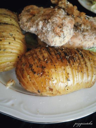 Kurczak worcester i ziemniaki hasselback