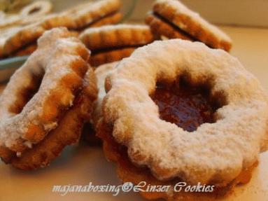 Linzer cookies 