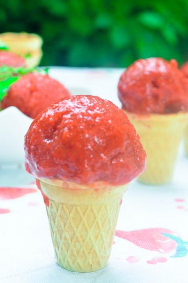 Lody/ sorbet truskawkowy z tymiankiem