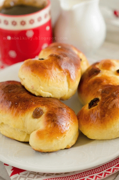 Lussekatter (szwedzkie adwentowe bułeczki szafranowe)