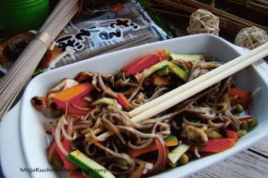 Makaron Soba Hosan z warzywami