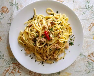 Makaron  spaghetti z tuńczykiem i cytryną