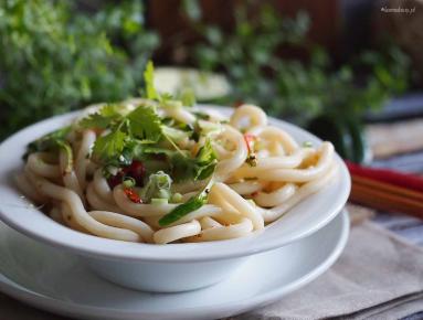 Makaron udon z chilli i szpinakiem 