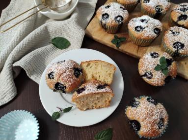 Muffinki na maślance z białą czekoladą