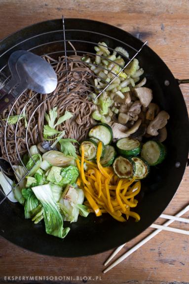 Obiad na upały: makaron soba w sosie sezamowym 