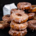 Old-fashioned doughnuts - amerykańskie pączki na maślance