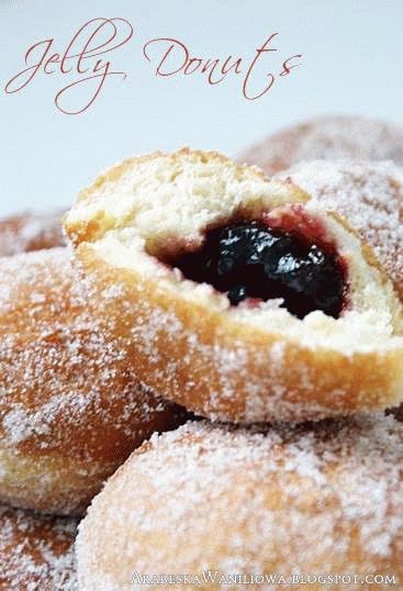 PĄCZKI Z DŻEMEM (Jelly Doughnuts)