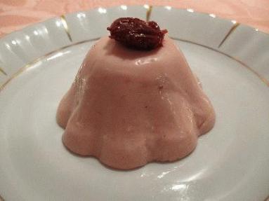 Panna cotta z rabarbarem i truskawkami